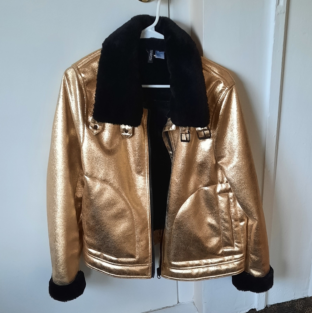 ✨️Gold & black oversized jacket with faux fur interior lining